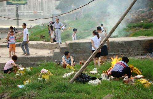 梦见烧冥钱是什么意思？周公解梦大全查询免费